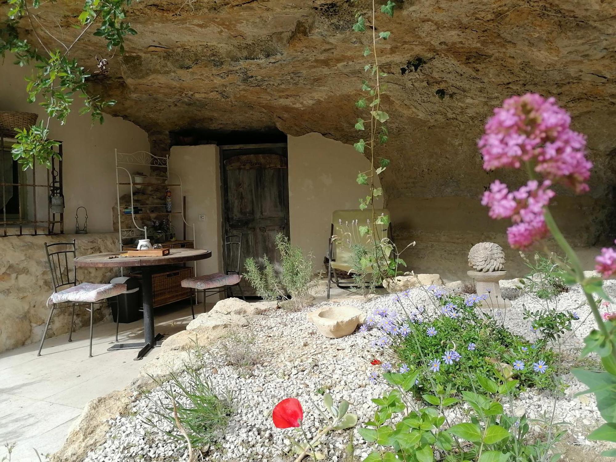 مبيت وإفطار كورنيليون كونفو Moulin De Bonfilhon المظهر الخارجي الصورة